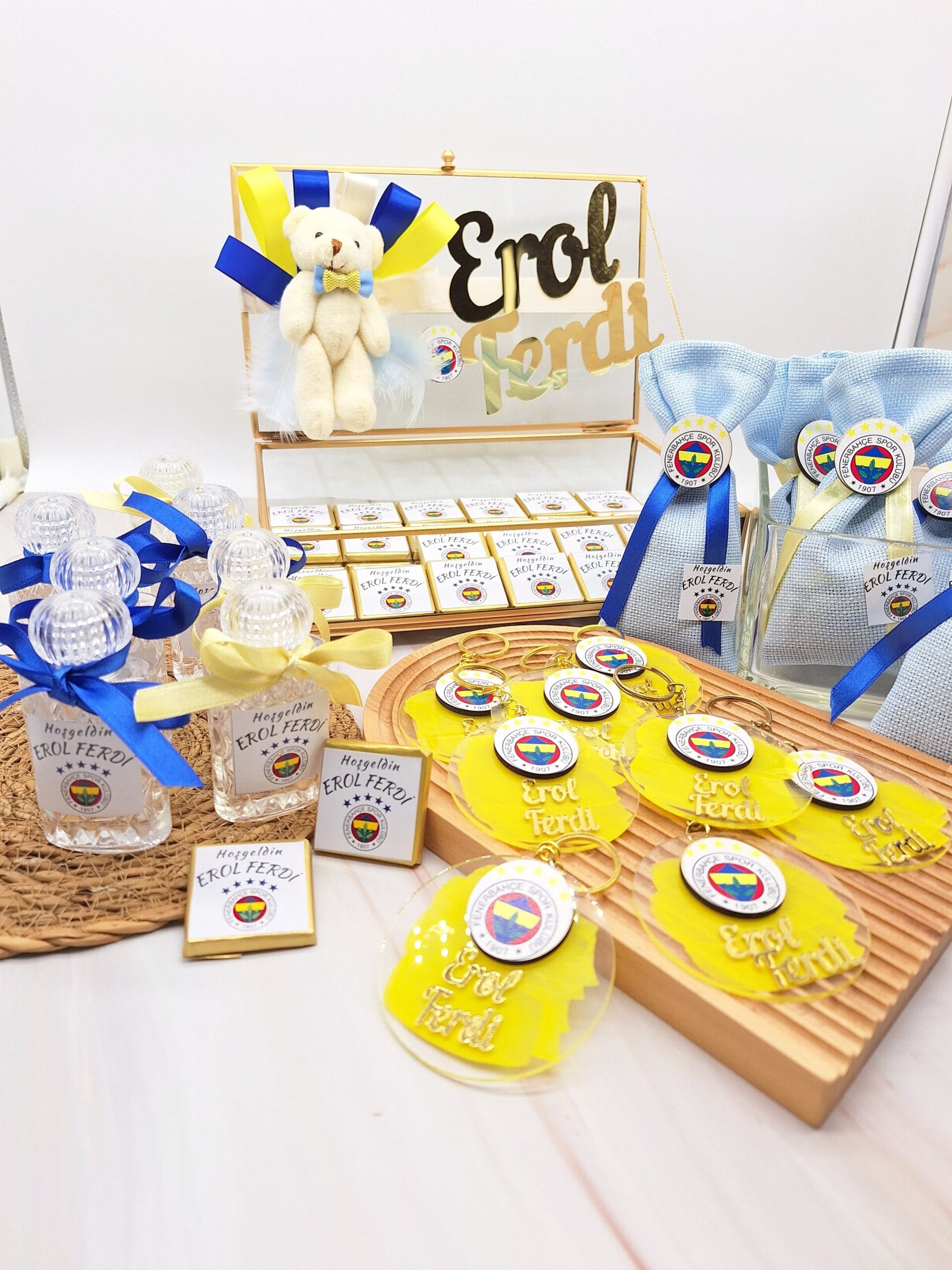 erol-ferdi-taraftar-seti-cikolata-lavanta-kesesi-magnet-kolonya-cam-cikolata-kutusu Erol Ferdi Taraftar Seti Çikolata Lavanta Kesesi Magnet Kolonya Cam Çikolata Kutusu - Görsel 1