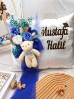 Mustafa Halil Çiçek Süslemeli Ayıcık Figürlü Kasnak Kapı Süsü, İsme Özel Etiketli Çikolata ve Kutusu, Takı Yastığı - Görsel 2